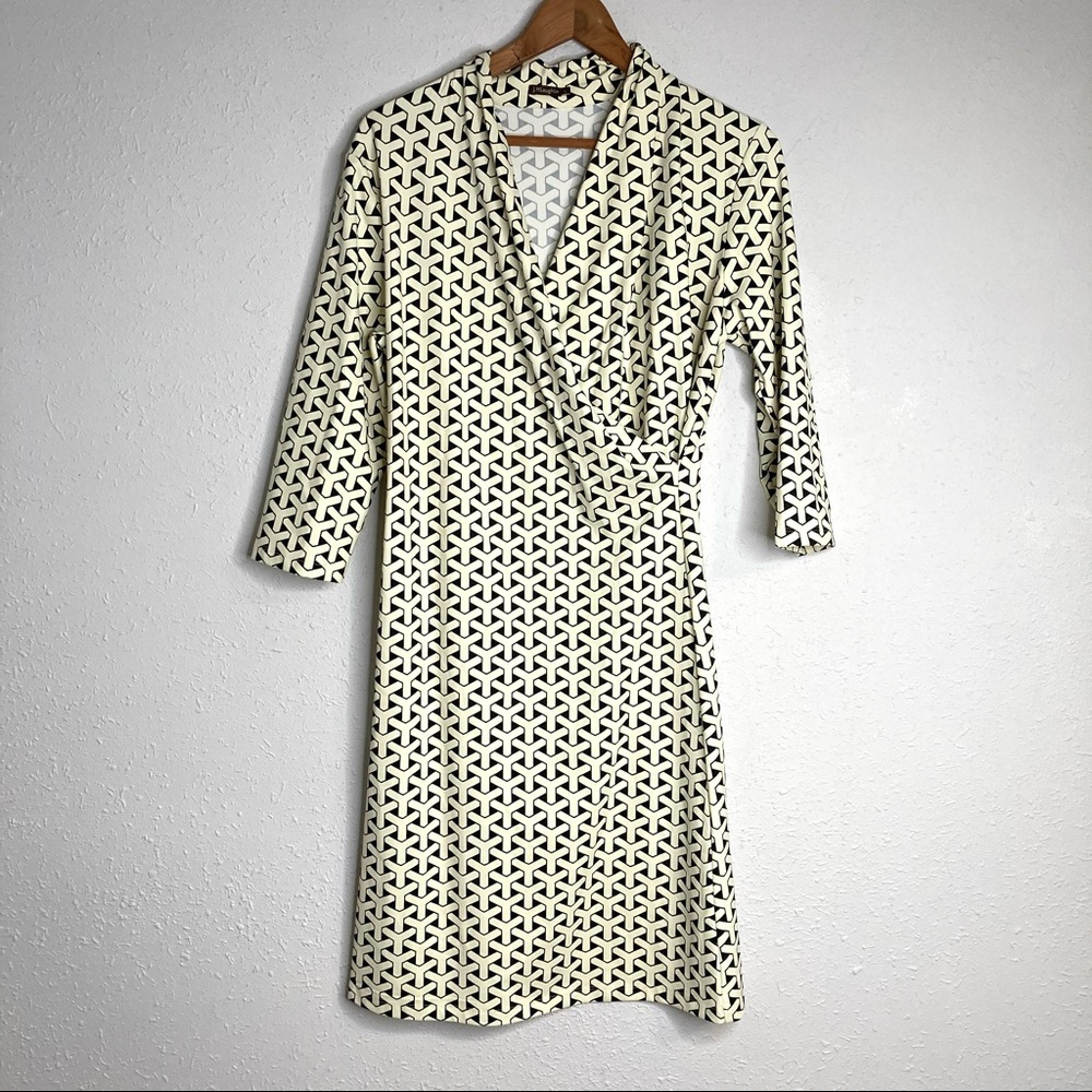 J. McLaughlin Large V Neck Dress